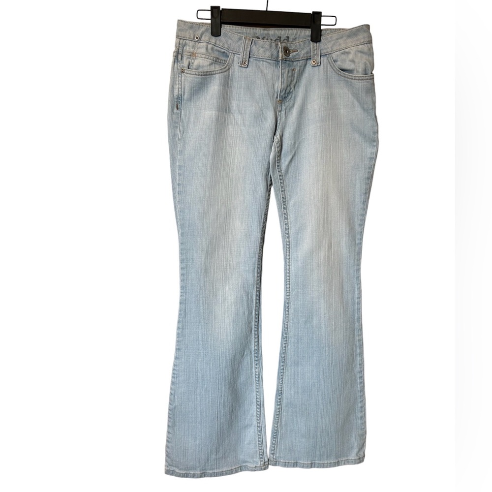 Mudd, Women’s Low Rise Y2K, Light Wash, Vintage Flare, Jeans , Size 7,  8M